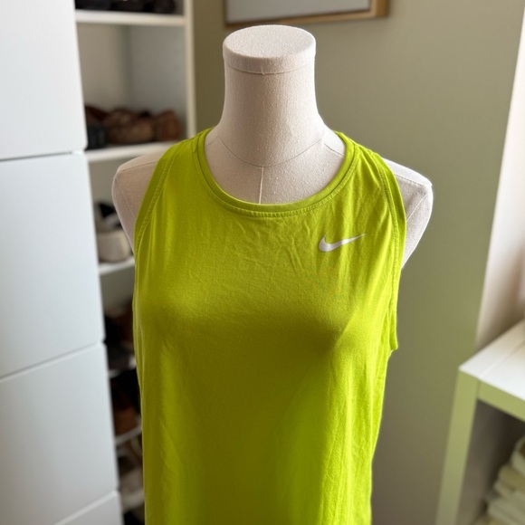 Nike Women's Lime Green Tank Sport Top Size Large - Picture 1 of 2
